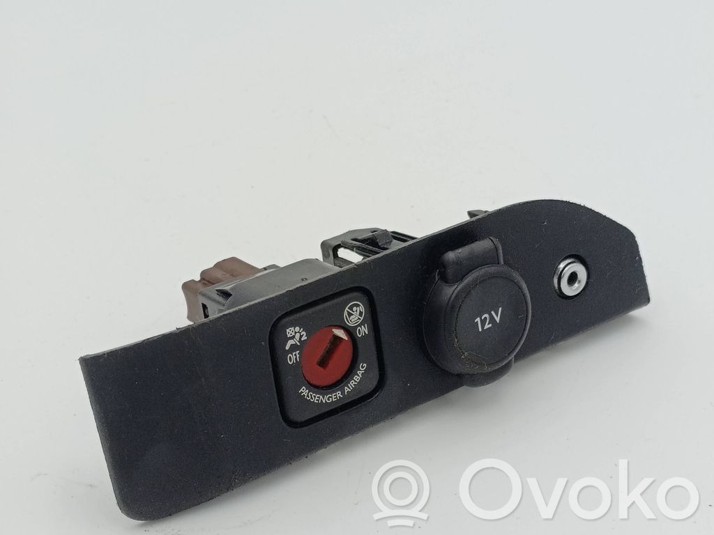 Peugeot Expert Passenger airbag on/off switch 