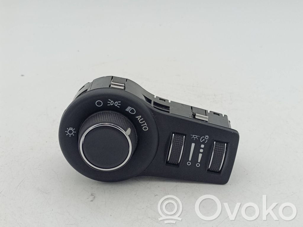 Chrysler Pacifica Light switch 
