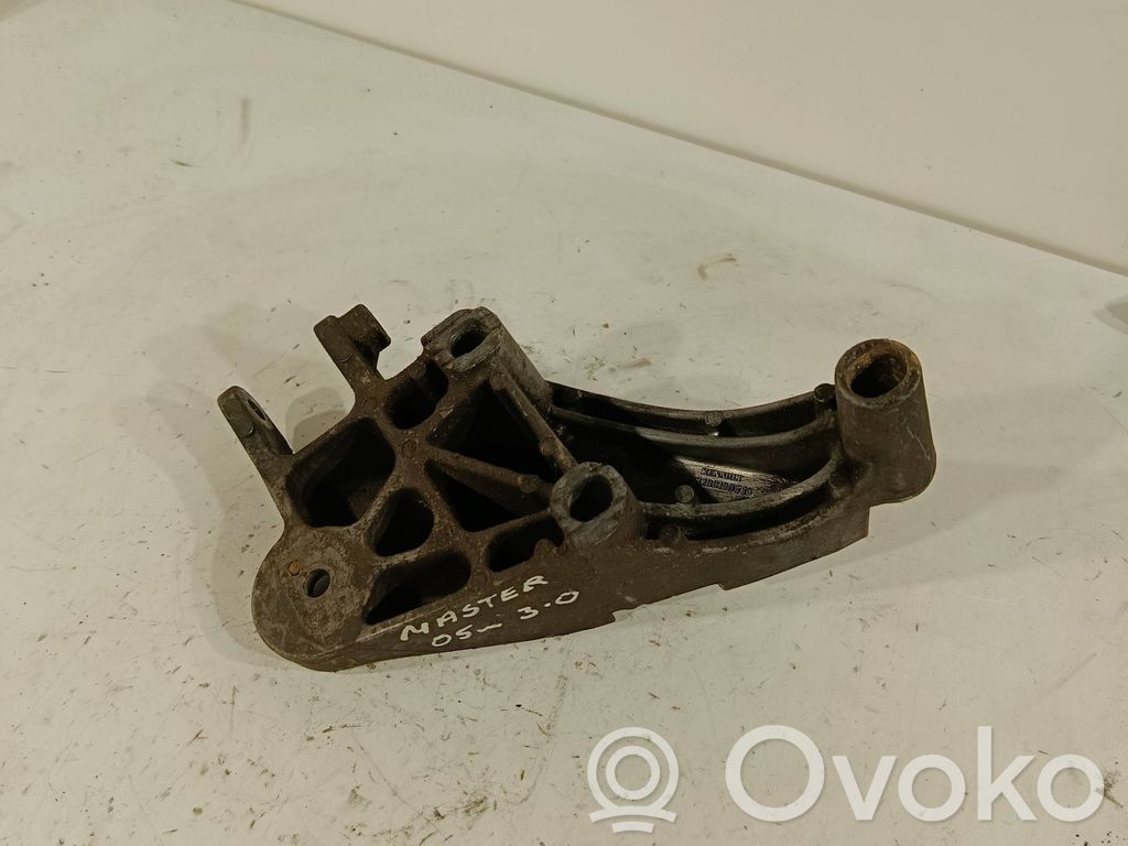 Engine mounting bracket   8200190553