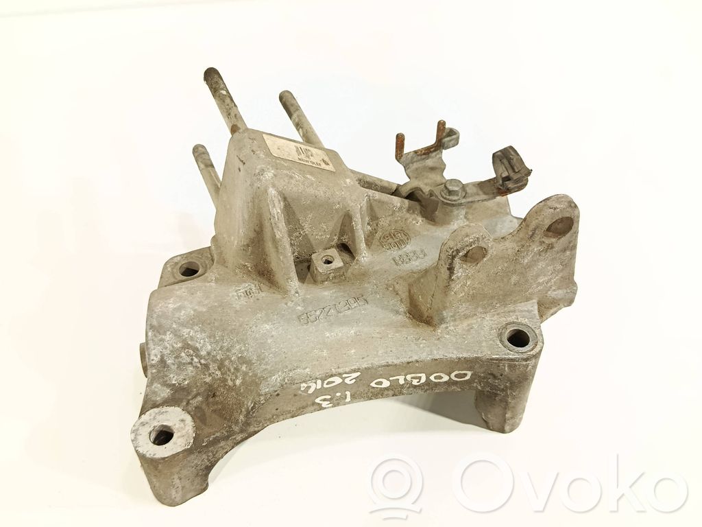 Fiat Doblo Engine mounting bracket 