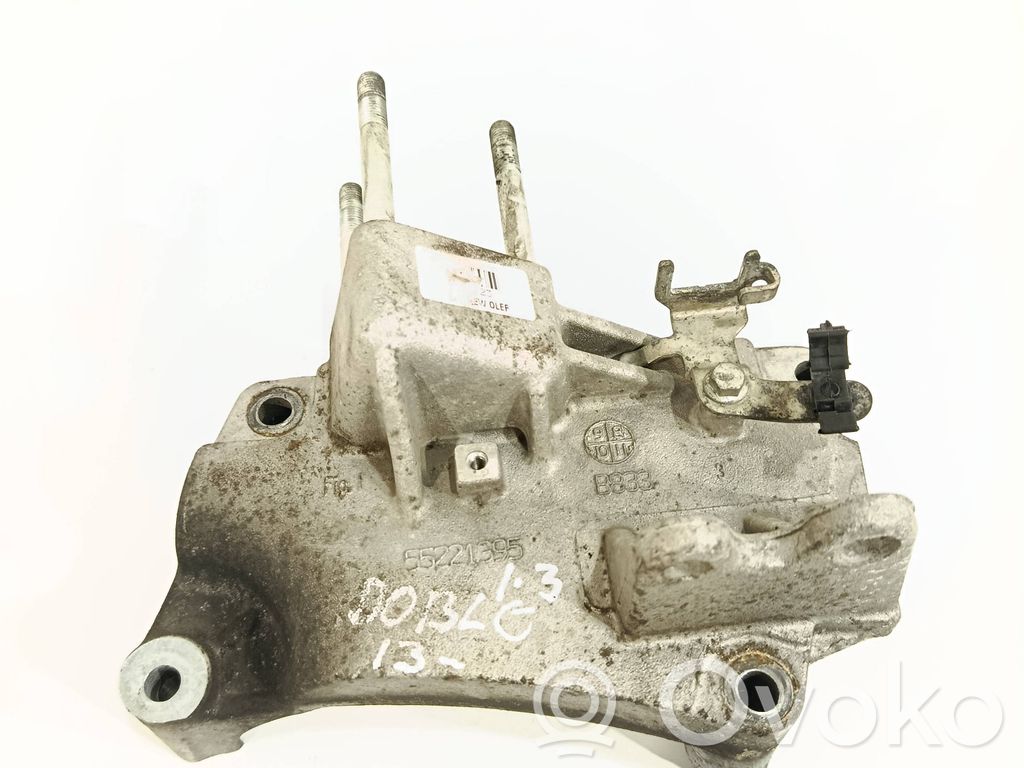Fiat Doblo Engine mounting bracket 