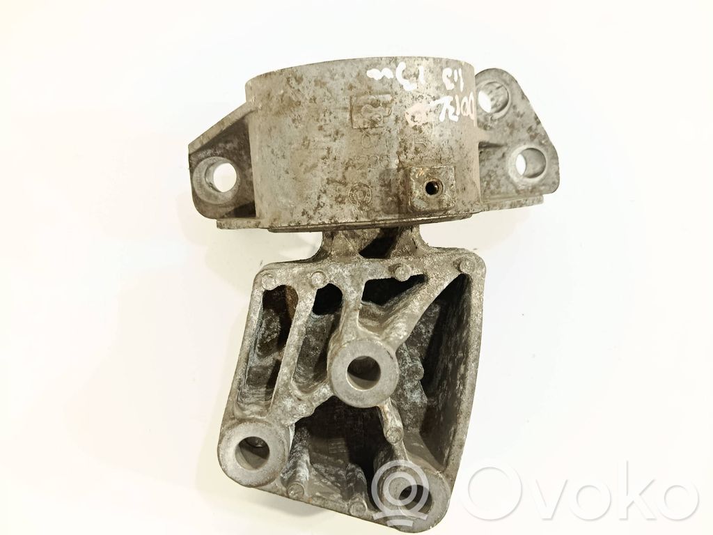 Fiat Doblo Engine mount bracket 