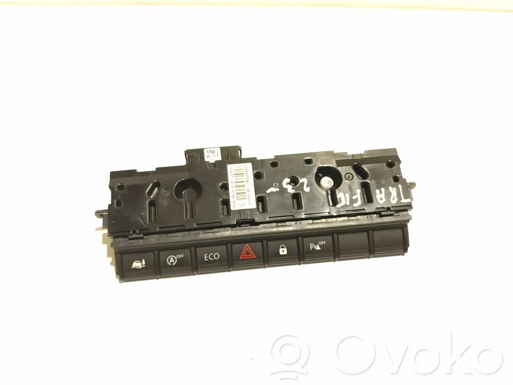 Renault Trafic III (X82) Hazard light switch 