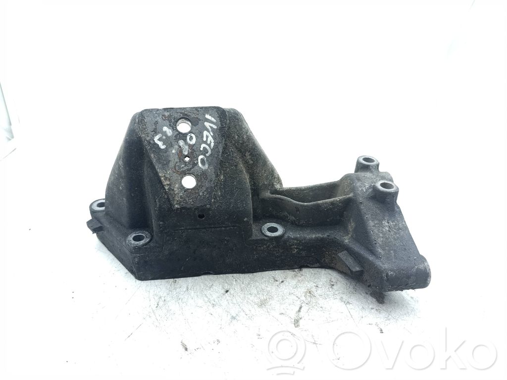 Iveco Daily 4th gen Engine mounting bracket 