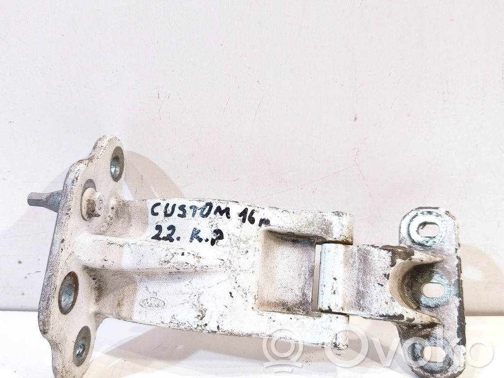 Loading door upper hinge