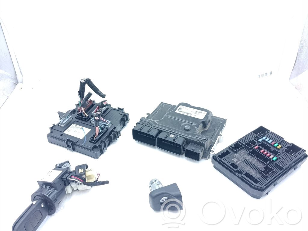 Komputer / Sterownik ECU i komplet kluczy   237109896S,0281021160,N308020BSA,6188R,N0502846
