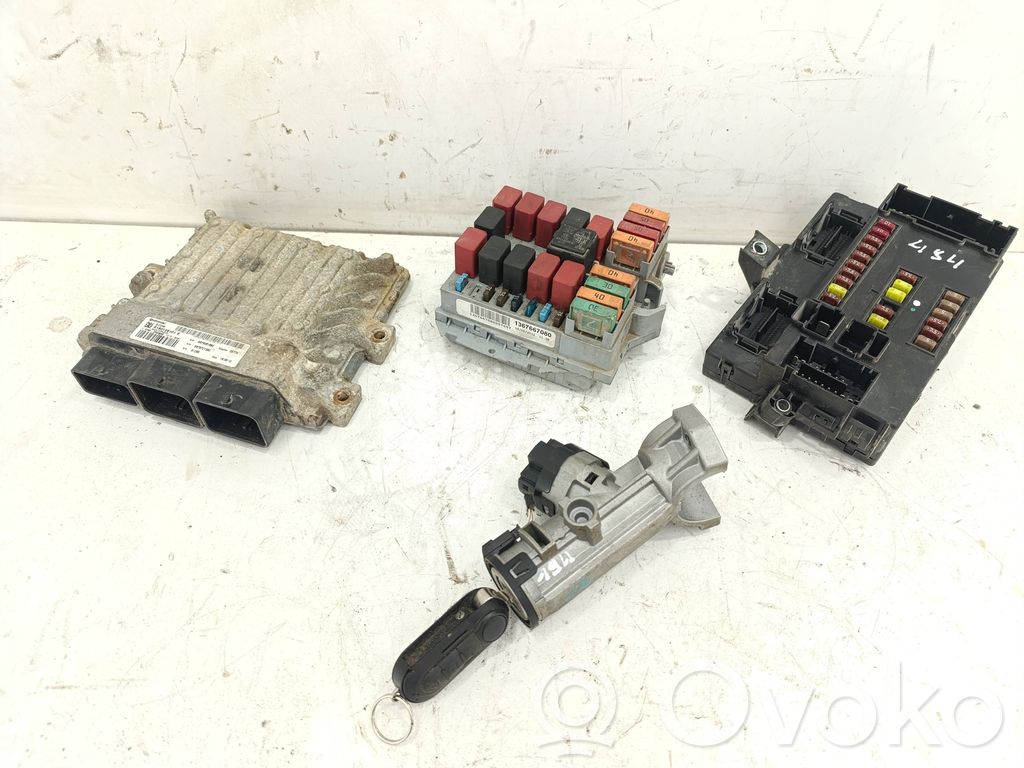 Peugeot Boxer Kit cu ECU motor și set închidere uși 