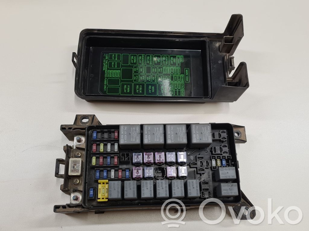 KIA Sorento Fuse module 