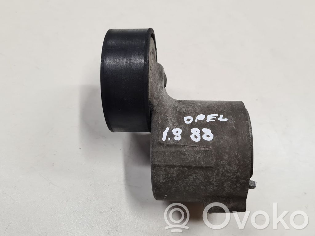 Opel Astra H Generatoriaus diržo įtempėjas 