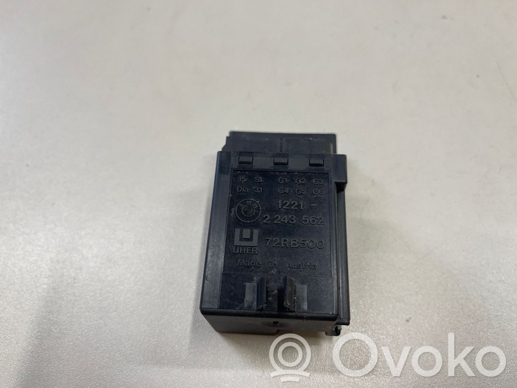 BMW 5 E39 Relé de la bujía de precalentamiento 