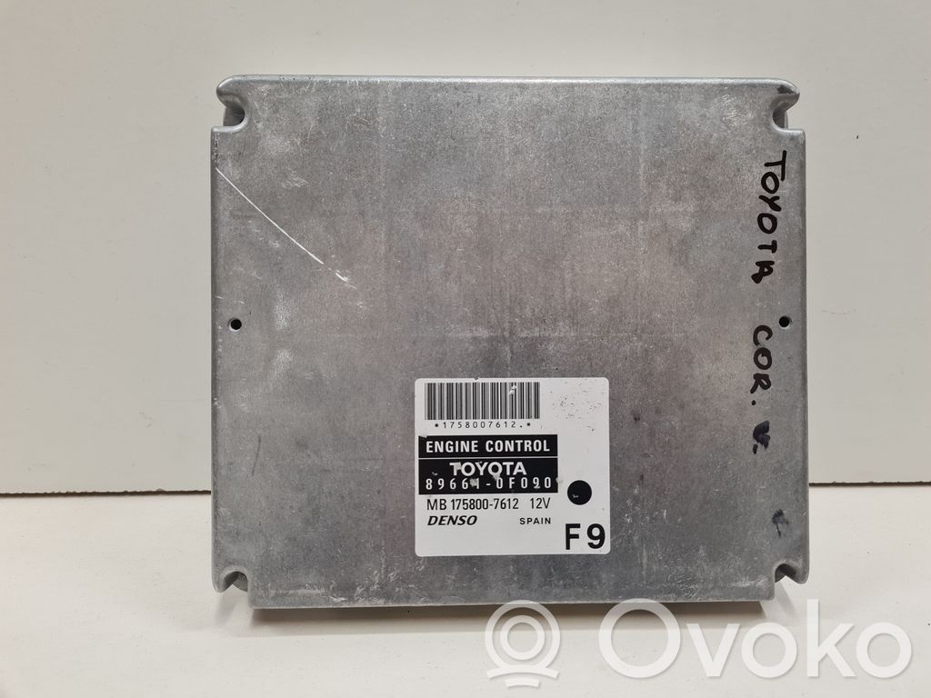 Toyota Corolla Verso AR10 Engine control unit/module 