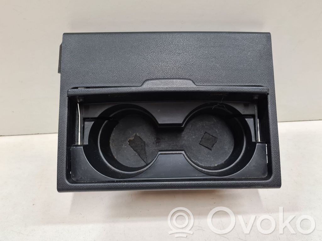 Mazda 5 Cup holder front 