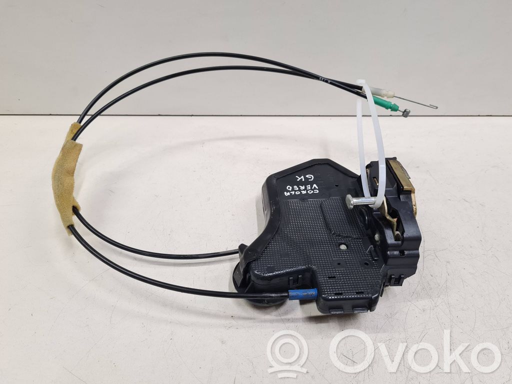 Toyota Corolla Verso E121 Aizmugurē slēdzene 