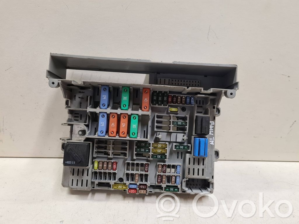 BMW 3 E90 E91 Fuse module 