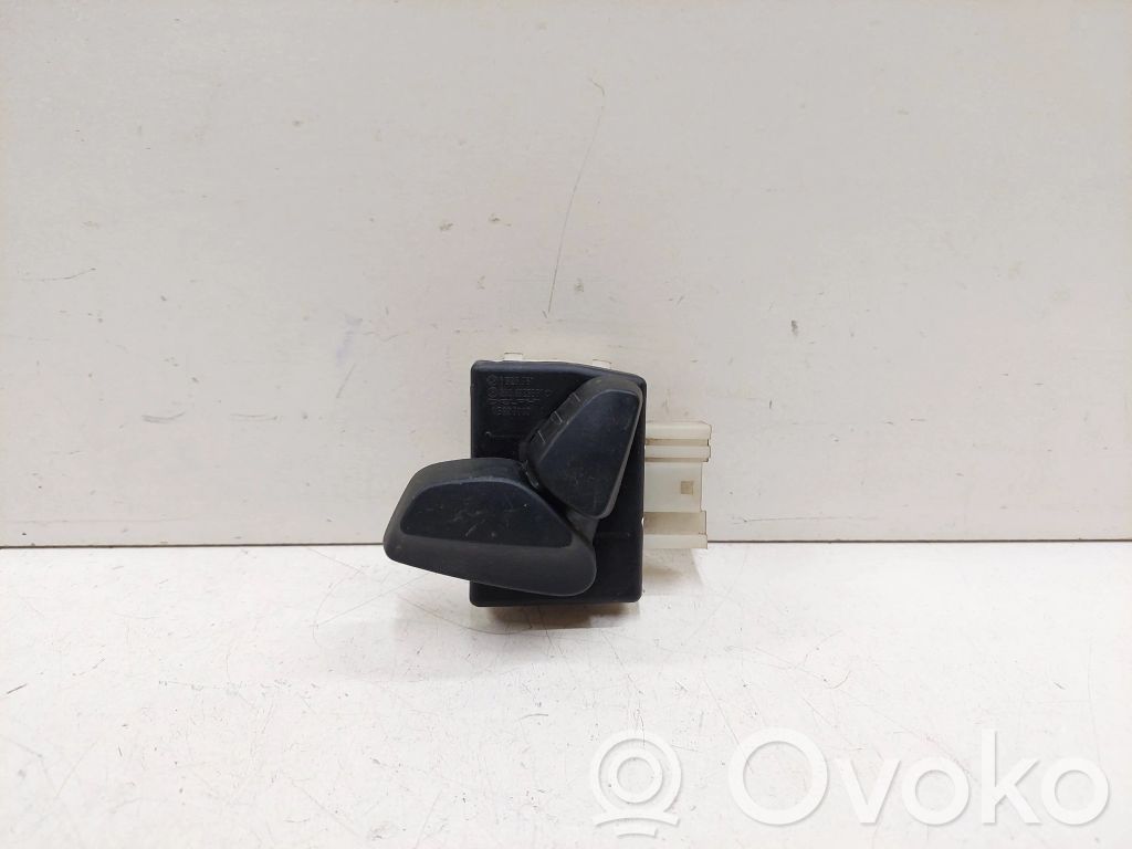 Seat control switch   15929000,6926961,2606926961