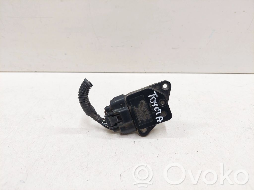 Toyota Avensis T250 Przepływomierz masowy powietrza MAF 
