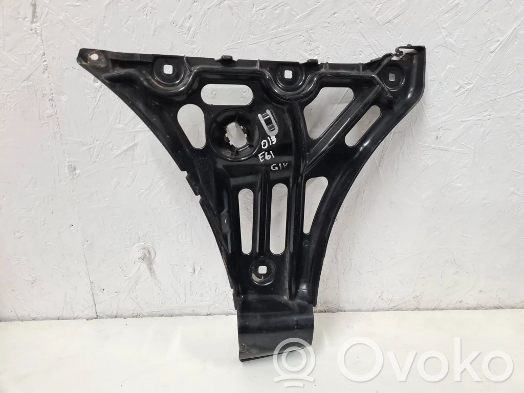 BMW 5 E60 E61 Takapuskurin kannake 