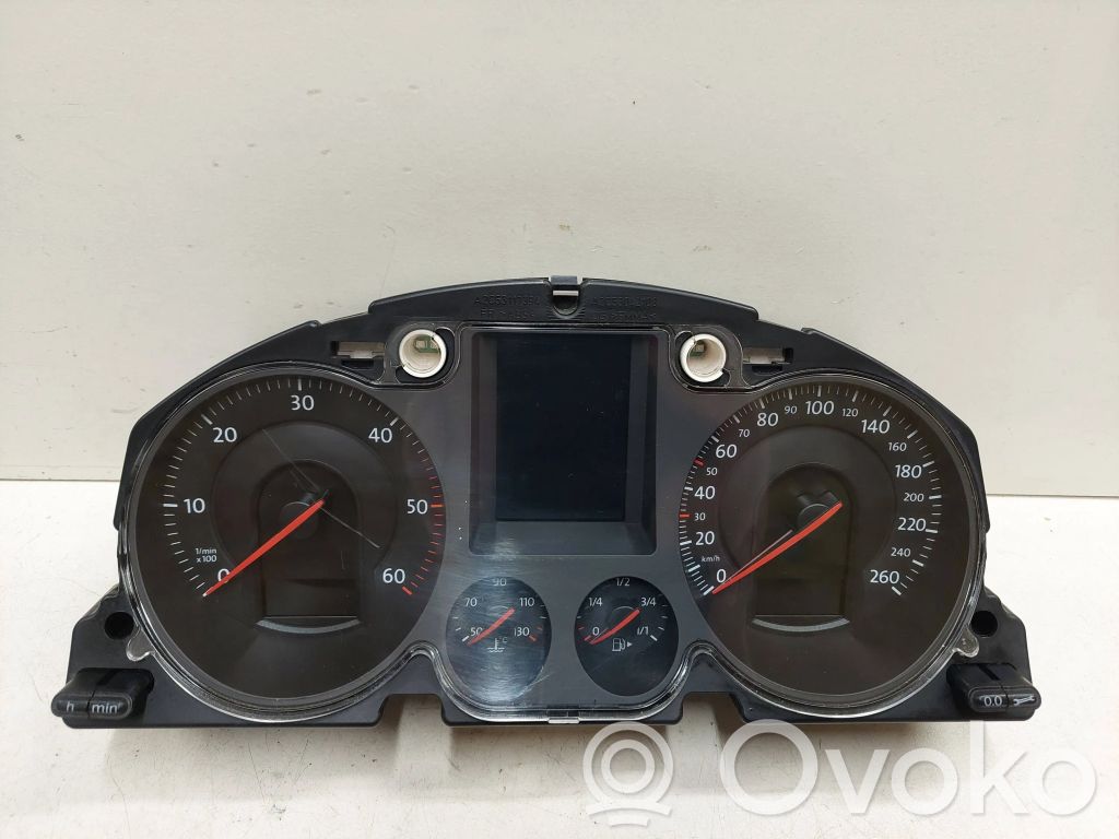 Volkswagen PASSAT B6 Licznik / Prędkościomierz 