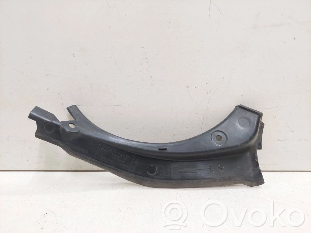 BMW 5 E60 E61 Inne elementy wykończenia bagażnika 