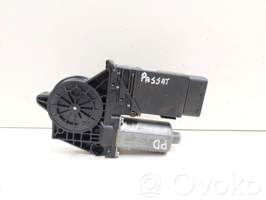 Volkswagen PASSAT B5 Etuoven ikkunan nostomoottori 