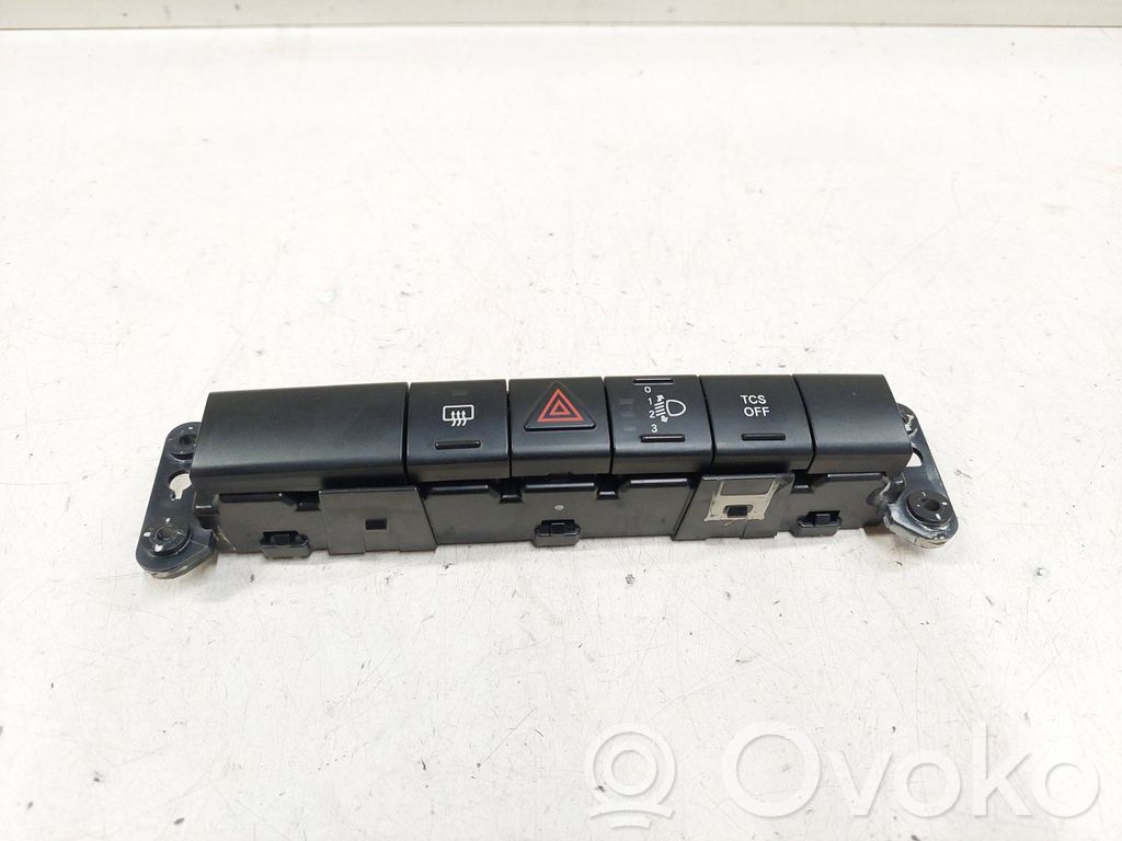 Chrysler PT Cruiser A set of switches 