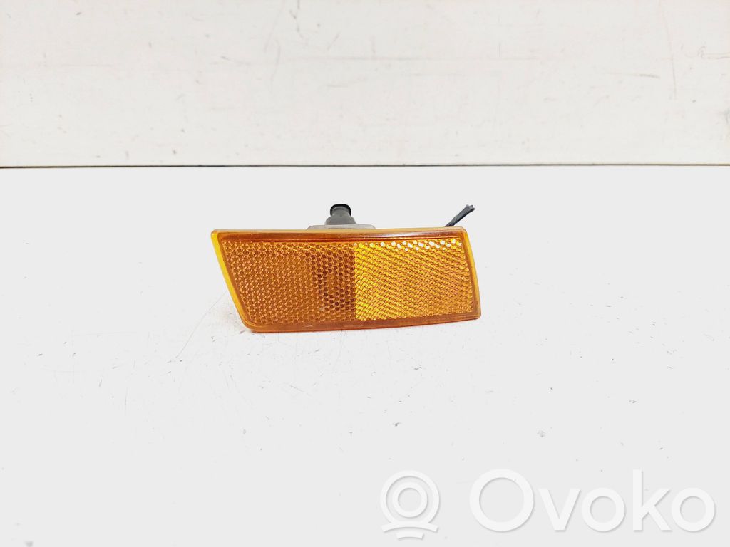 Chrysler 300 - 300C Front indicator light 
