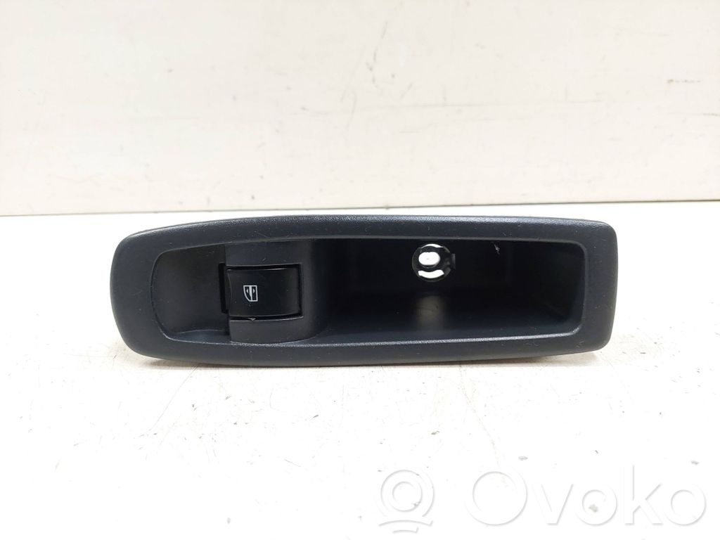 Electric window control switch   25411JY00A