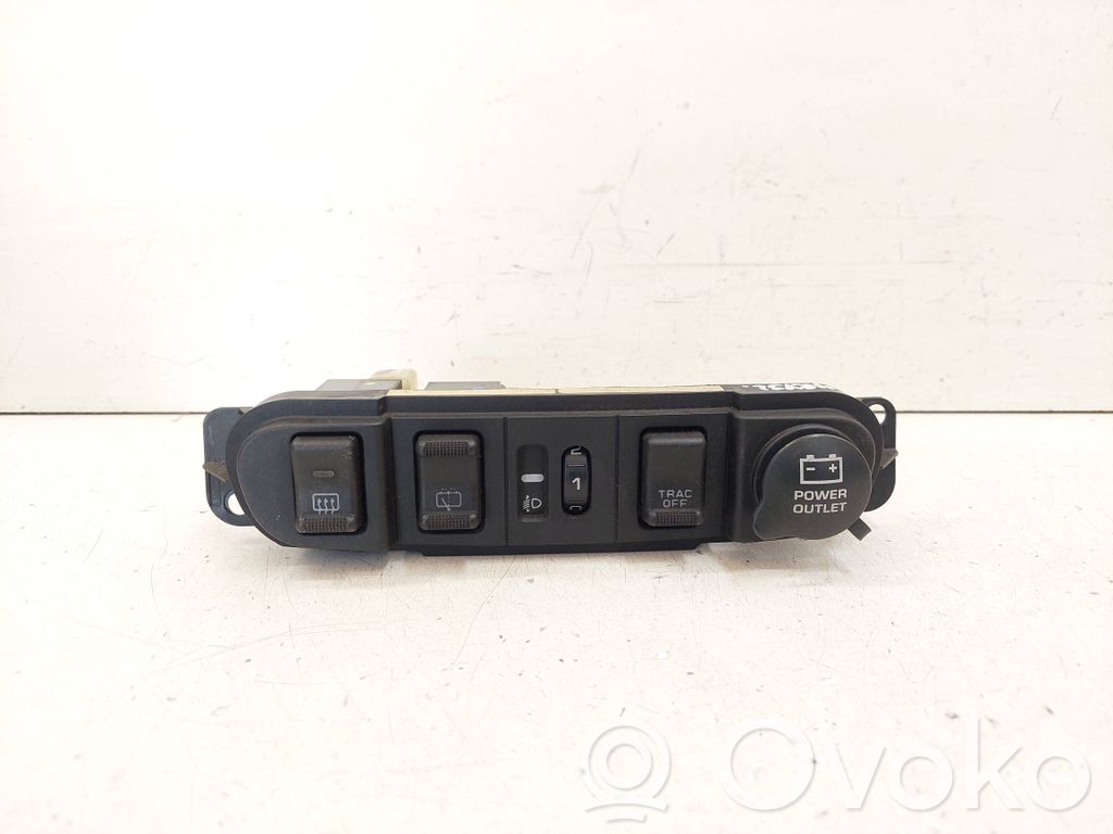 Chrysler PT Cruiser A set of switches 