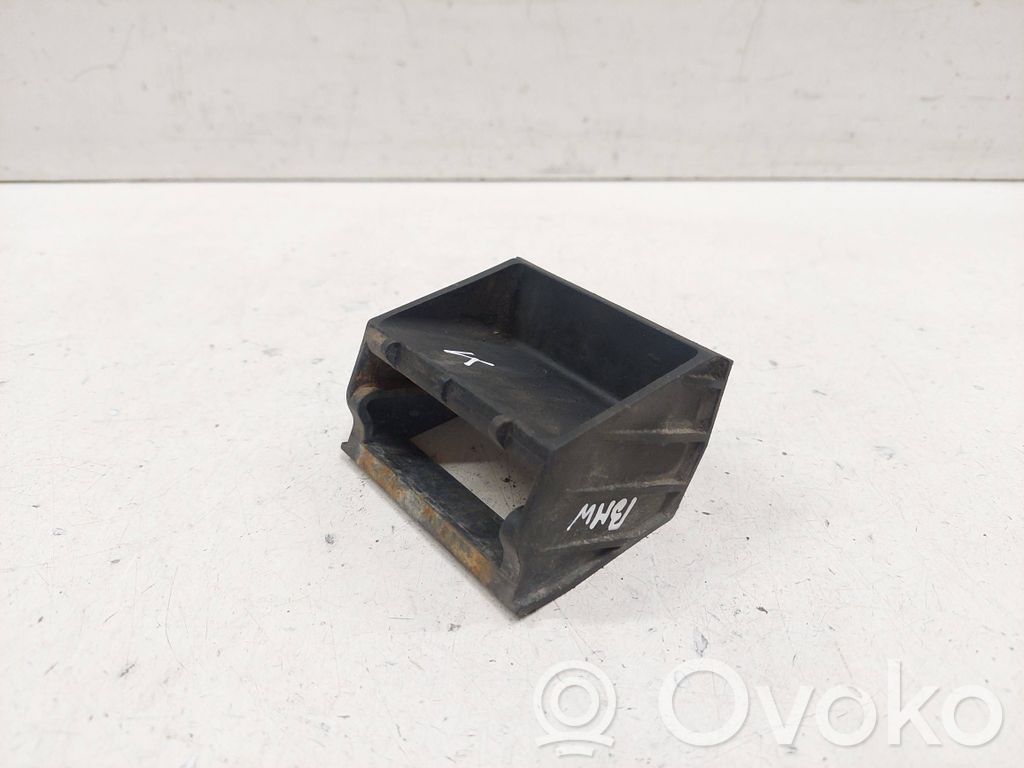 Radiator mount bracket   753353704,7533537
