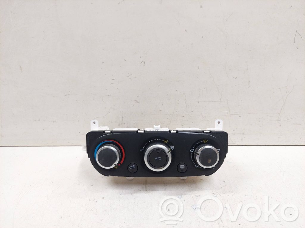 Renault Clio IV Climate control unit 