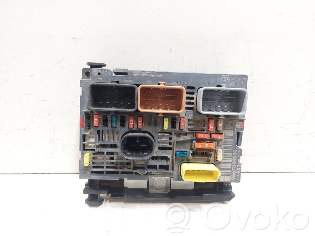 Peugeot 407 Drošinātāju bloks 
