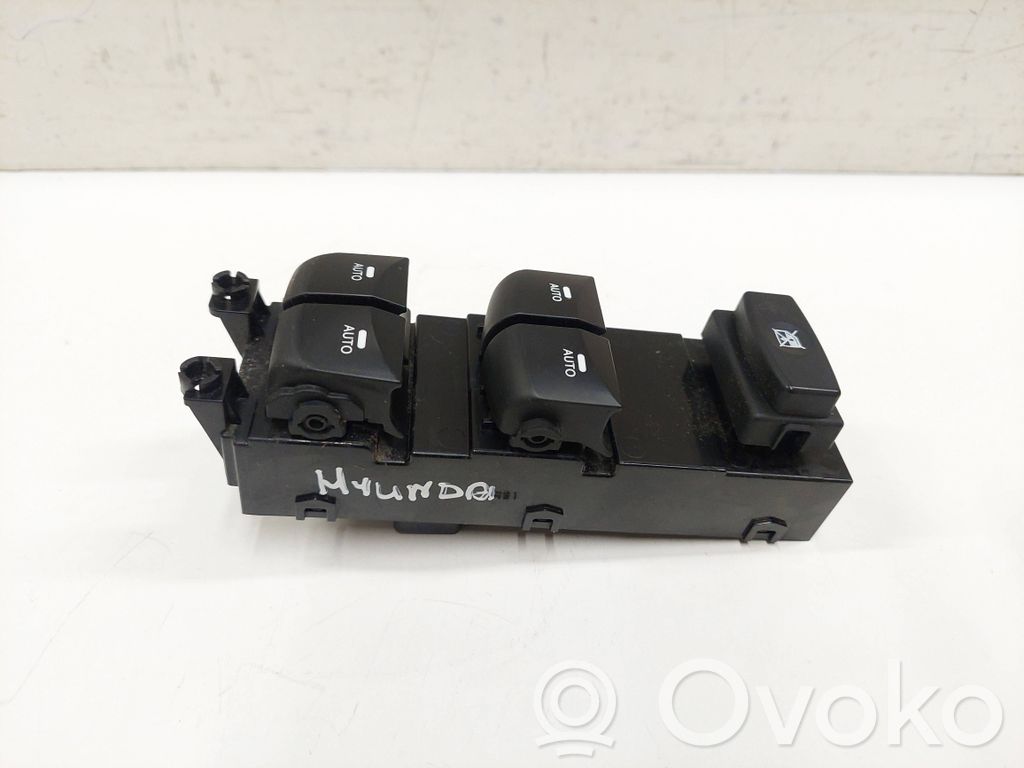 Hyundai i30 Electric window control switch 