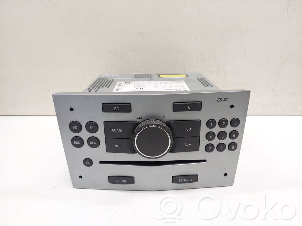 Panel / Radioodtwarzacz CD/DVD/GPS   344183129,75367836,13251053