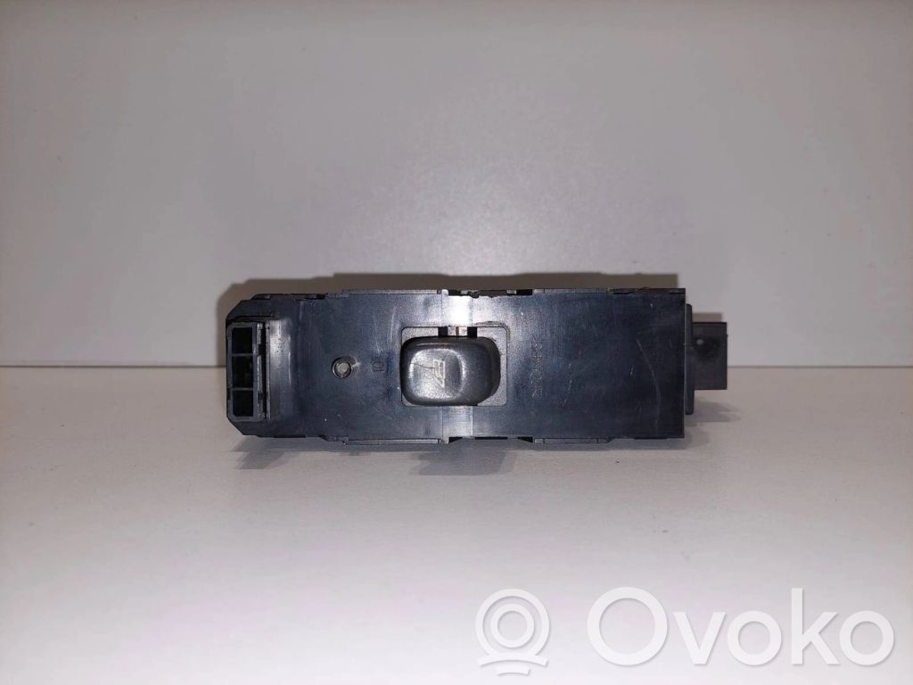 Volvo V70 Electric window control switch 