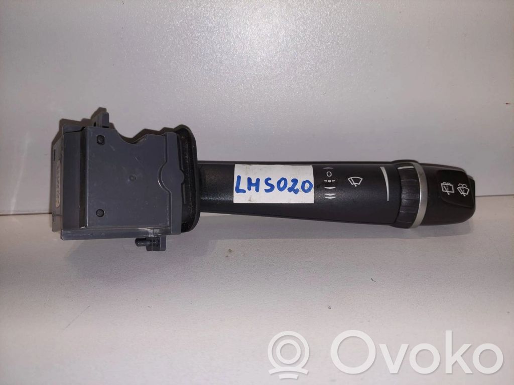 Volvo XC90 Wiper control stalk 