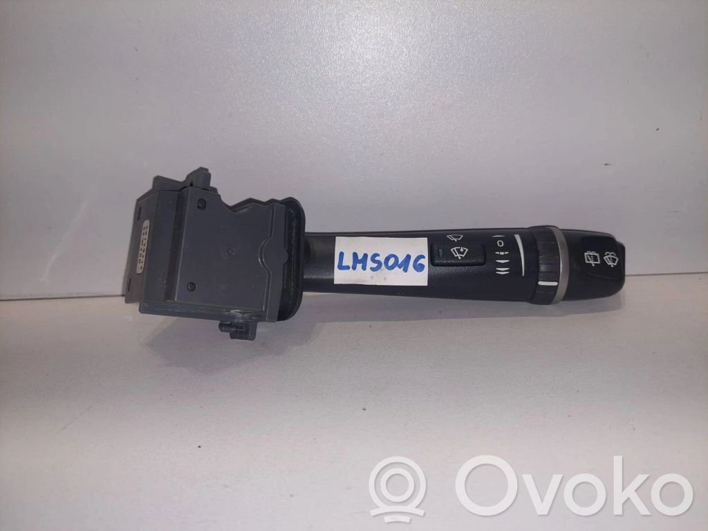 Volvo XC90 Wiper control stalk 