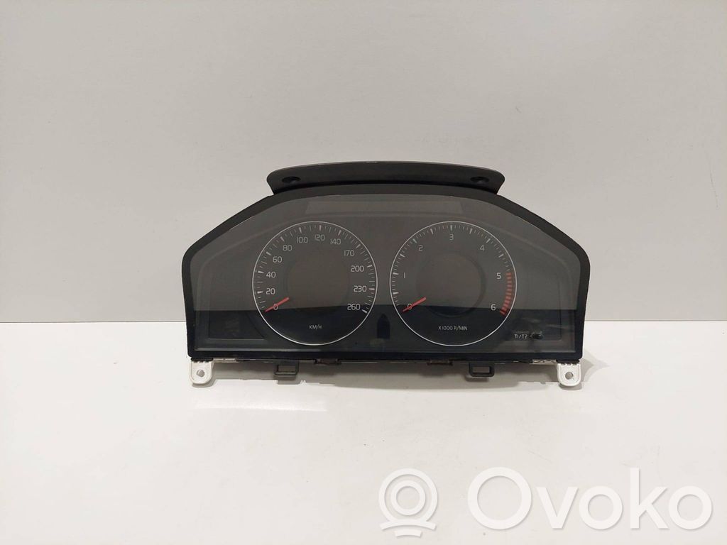 Volvo V70 Speedometer (instrument cluster) 