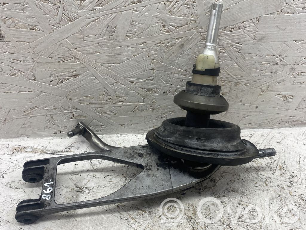 BMW 1 E81 E87 Pavarų perjungimo mechanizmas (kulisa) 