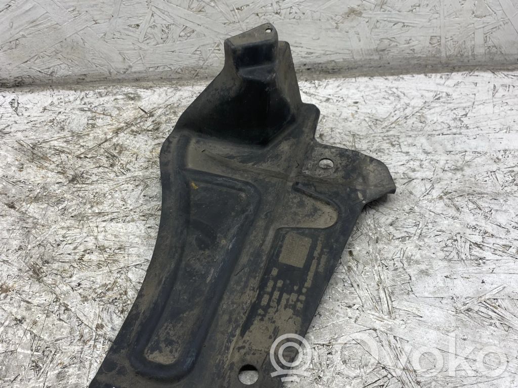 BMW 3 E92 E93 Kita dugno detalė 