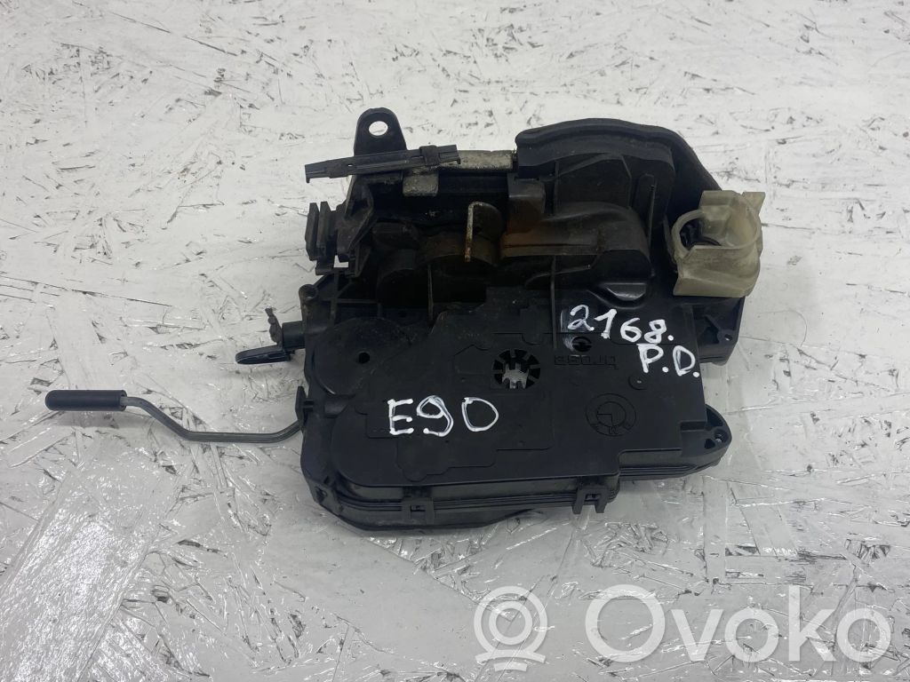 BMW 3 E90 E91 Front door lock 