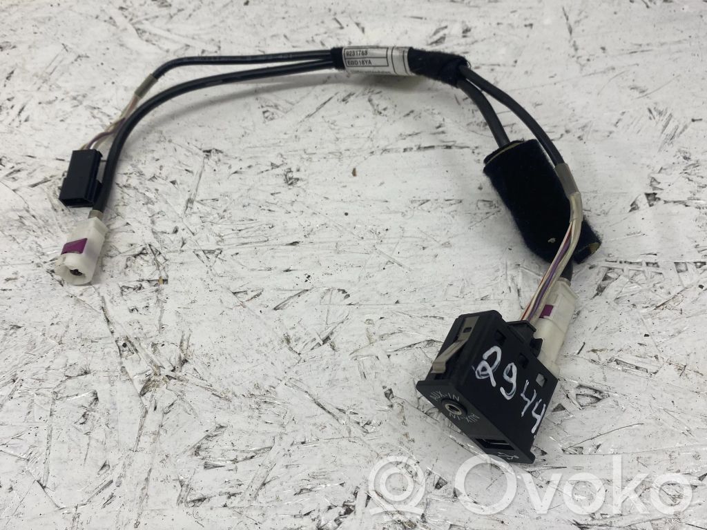 BMW 3 E92 E93 AUX in-socket connector 