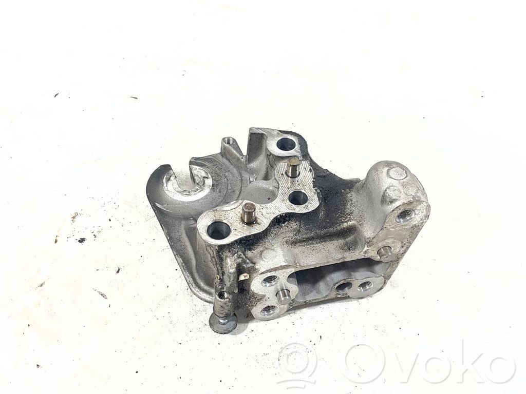Peugeot 308 Engine mounting bracket 