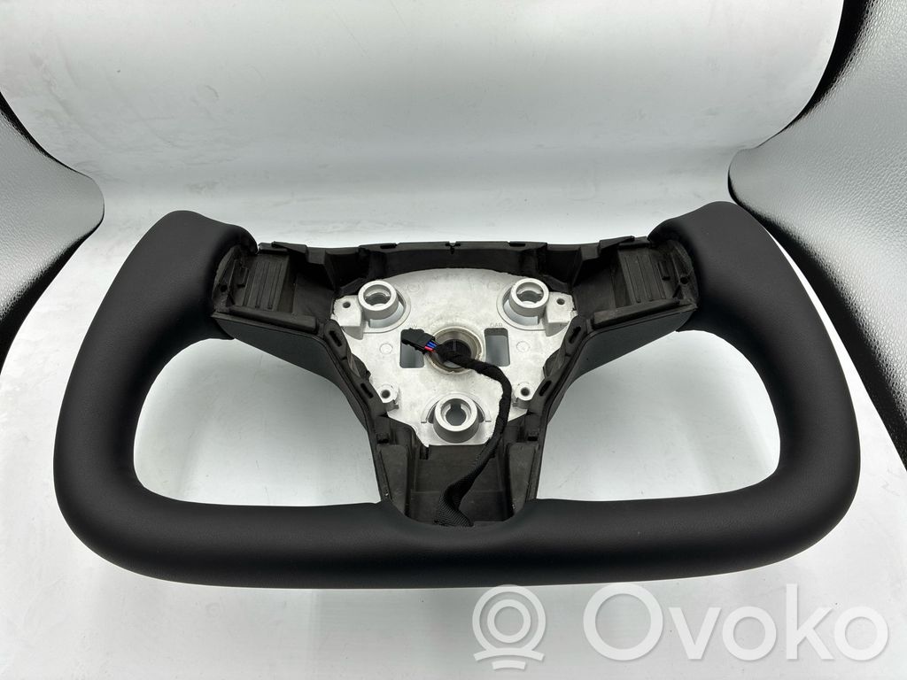 Tesla Model 3 Stūre 