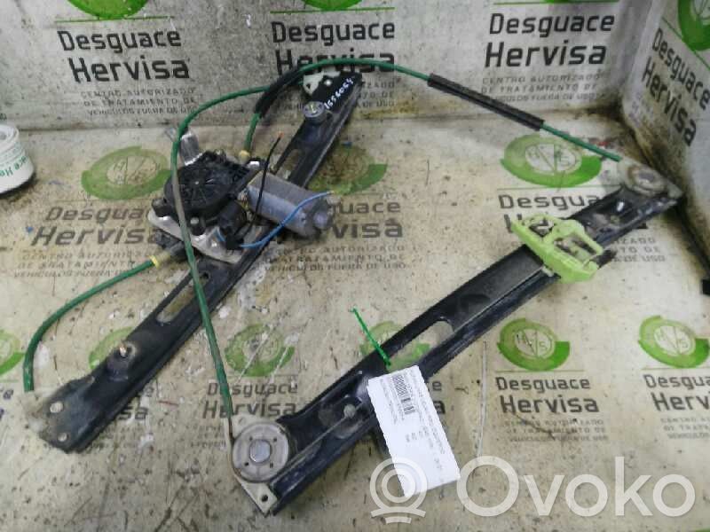 Regulador manual de la ventanilla delantera