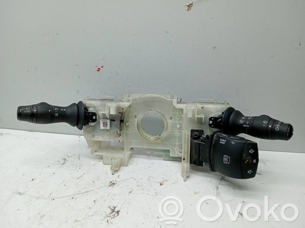 Interruptor de control del panel de luces   255670019RD