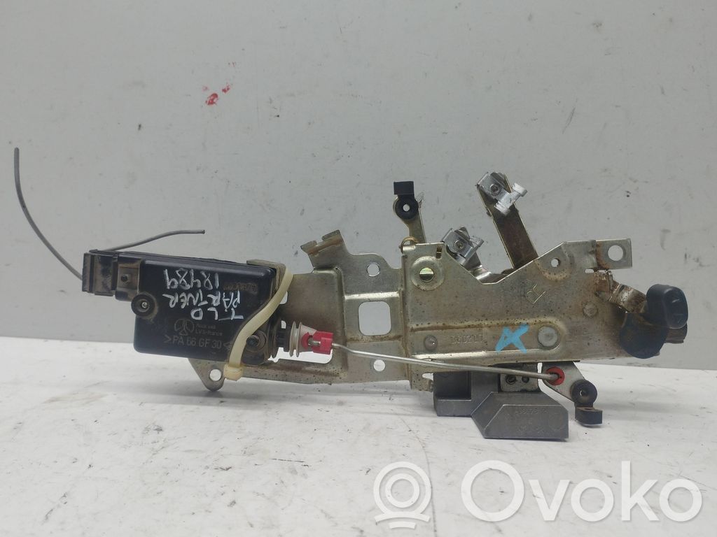 Peugeot Partner Rear door lock 