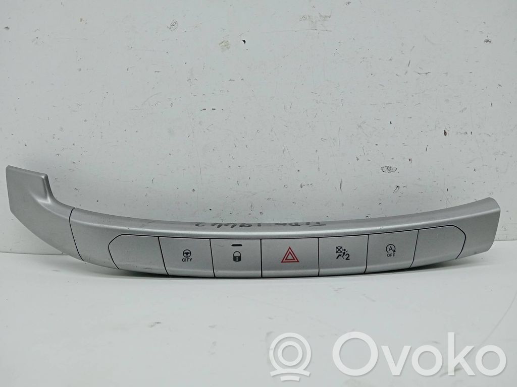 Fiat Tipo Hazard light switch 