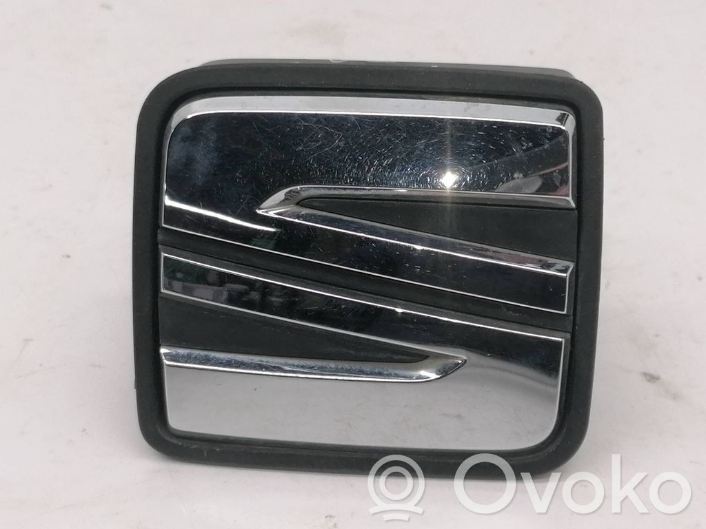 Manecilla externa puerta trasera   5F0827565C,5F0827565CRYP