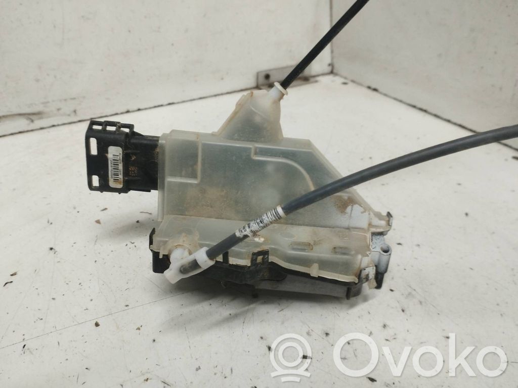 Citroen Berlingo Takaluukun lukon salvan moottori 