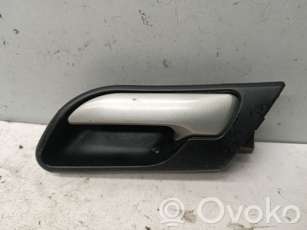 Manecilla interna puerta delantera   8408565